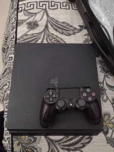 Sony PlayStation 4 Slim 1TB (CUH-2115B) – Excellent Condition