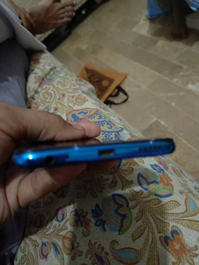 Vivo V15  8/256  10/10 All ok finger print ok camera ok