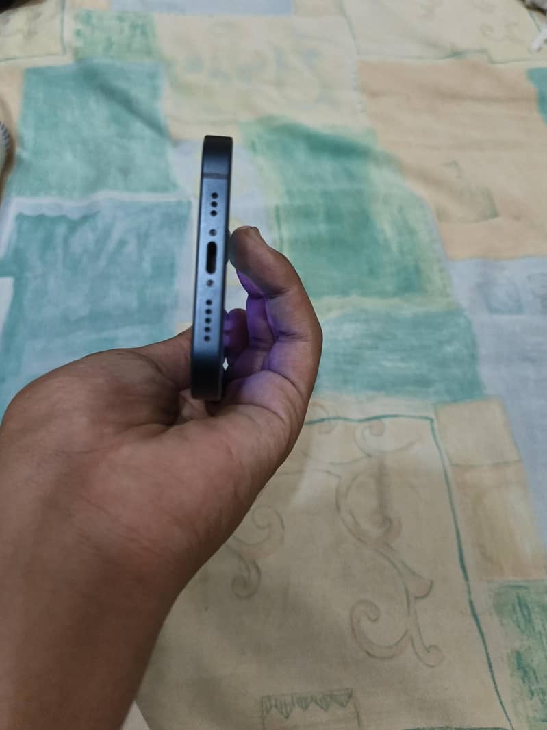 Apple iPhone 13 3
