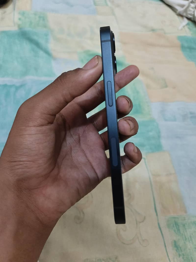 Apple iPhone 13 6
