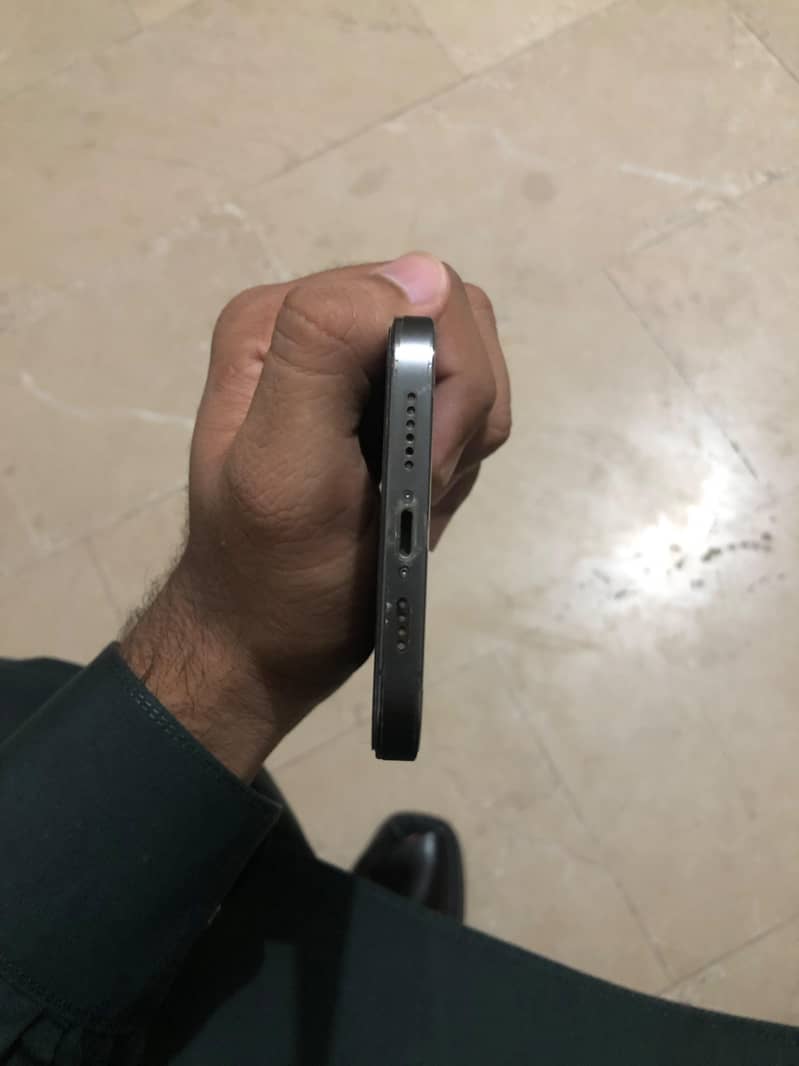 iphone 12pro max 4