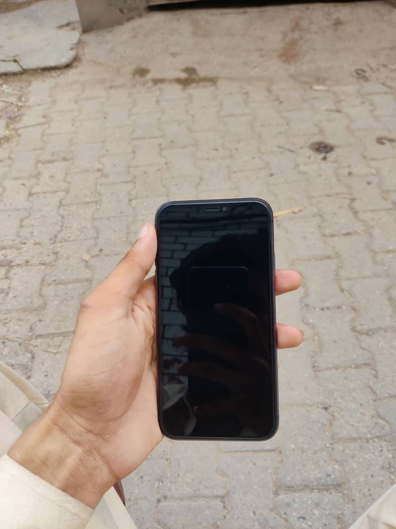 Apple iPhone 11 3