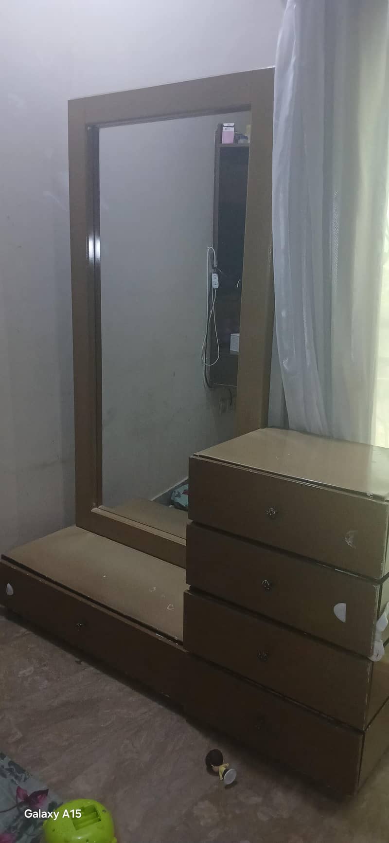 dressing table 0