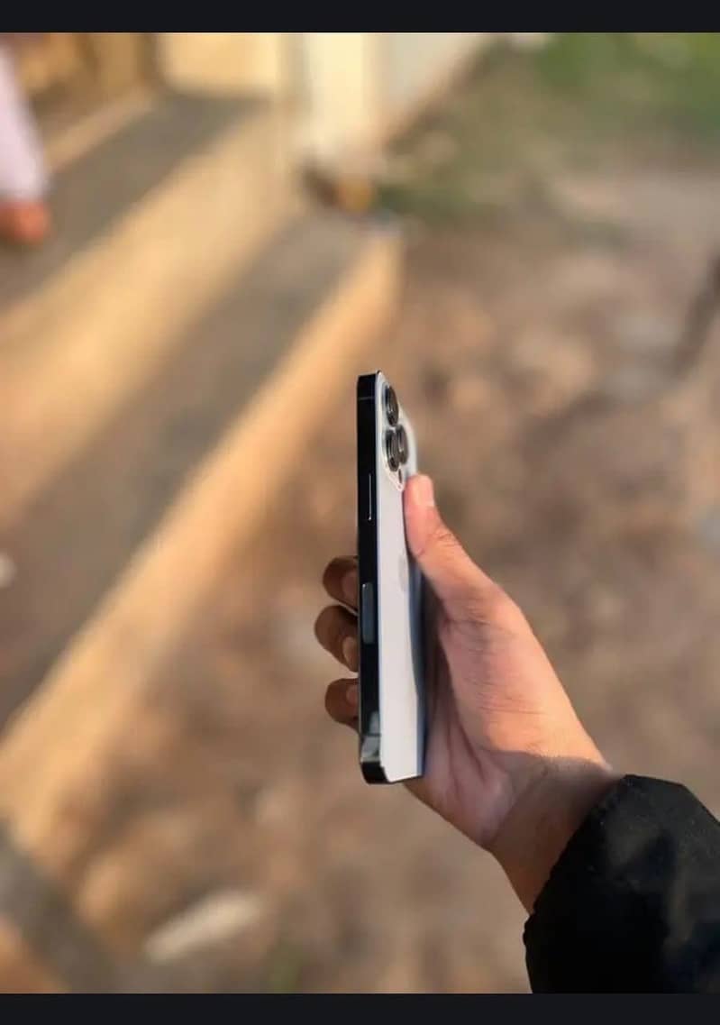 Iphone 13 Pro JV 1