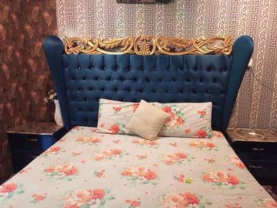 kind size bed set with 2 side table and dressing table
