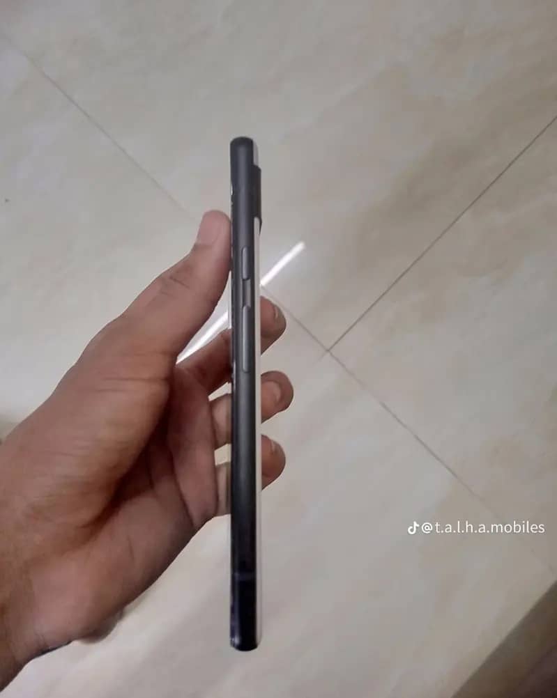 Google Pixel 6a 1
