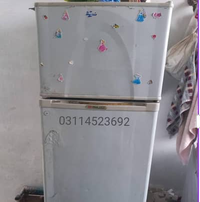 Dowlanc refrigerator good condition