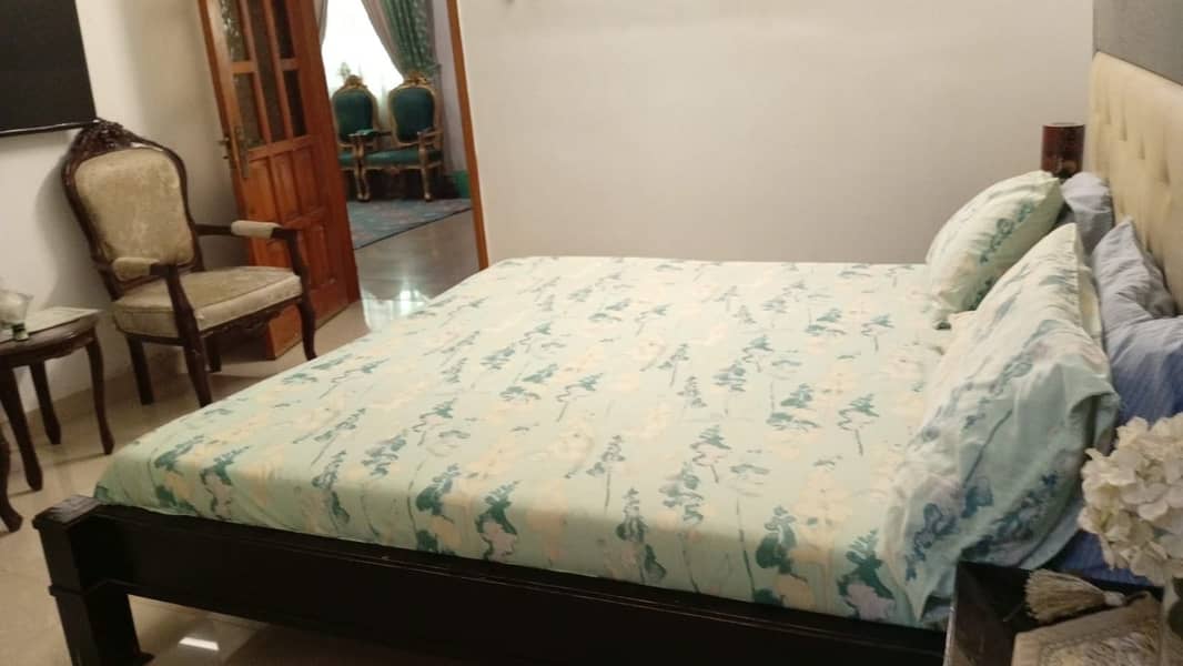 Bedset with side tables 1