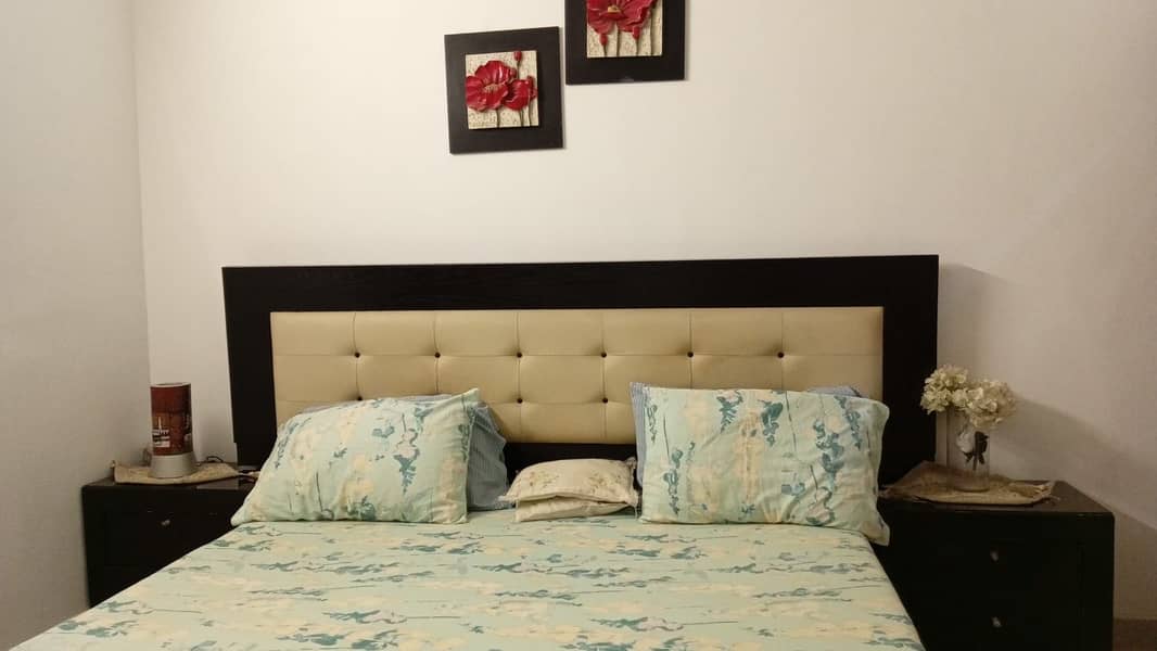 Bedset with side tables 2