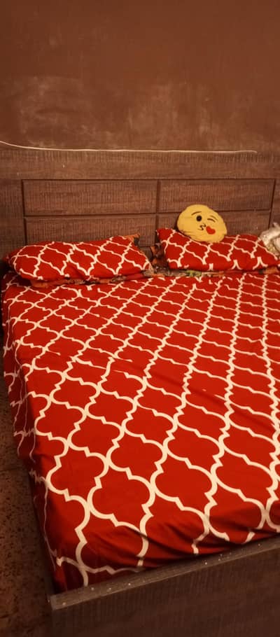 bedroom set in good condition for sale