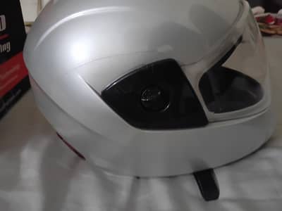 urgent sale helmet bilkul box pack hai