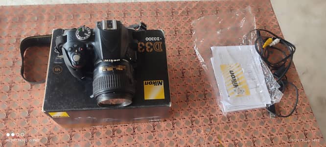 Nikon D3300 with box and free bag