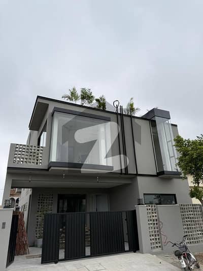 Most Prime Location 10 Marla Park Face House