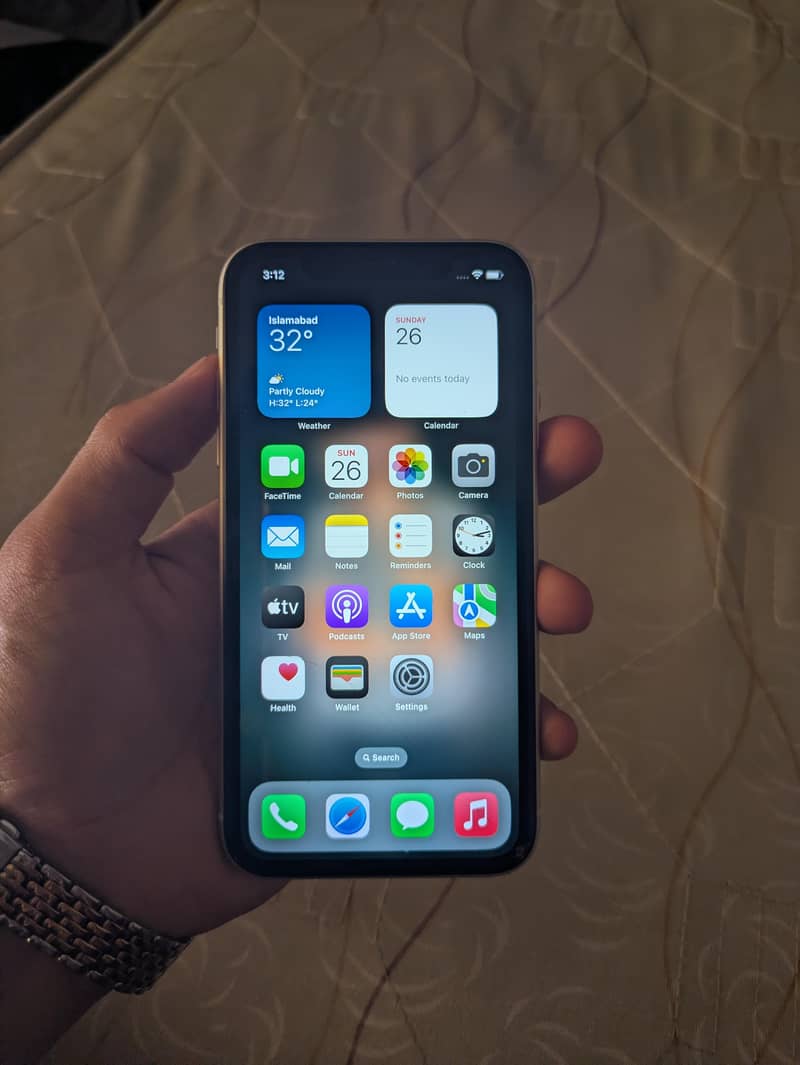 Apple iPhone 11 0