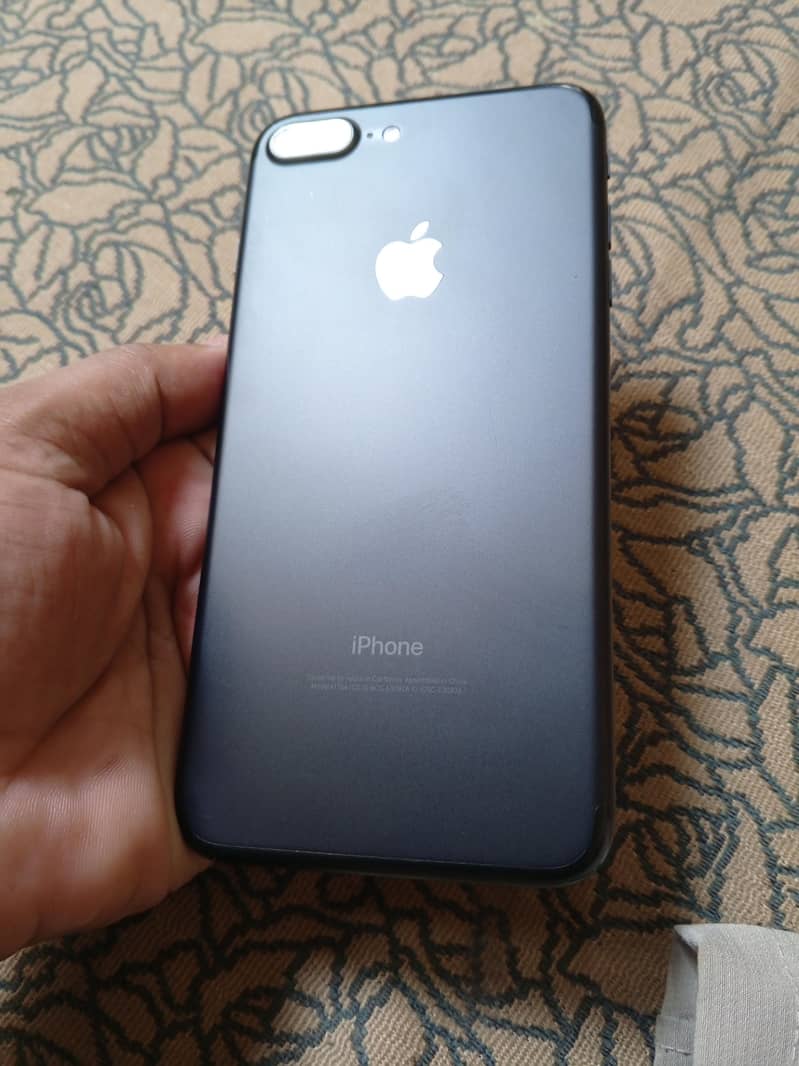 Apple iPhone 7 0
