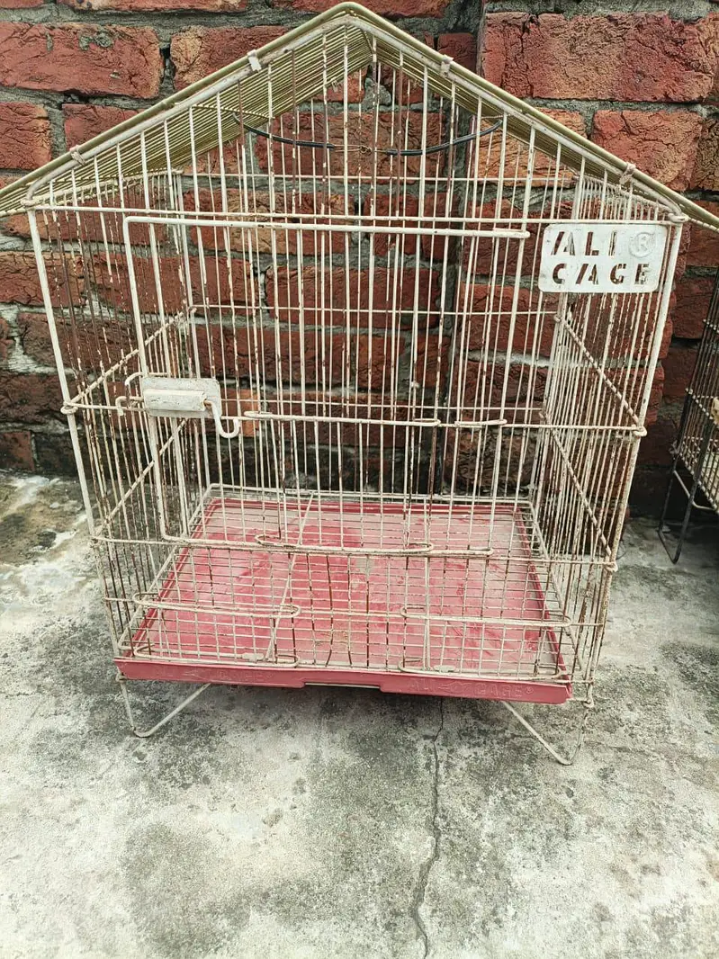 2 parrot cages 3 boxes — photo 4