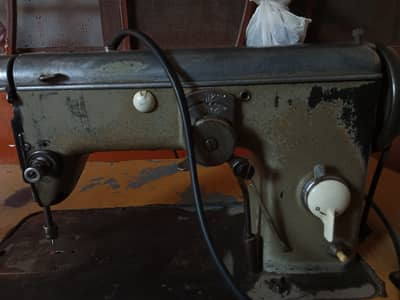 Rata sewing machine