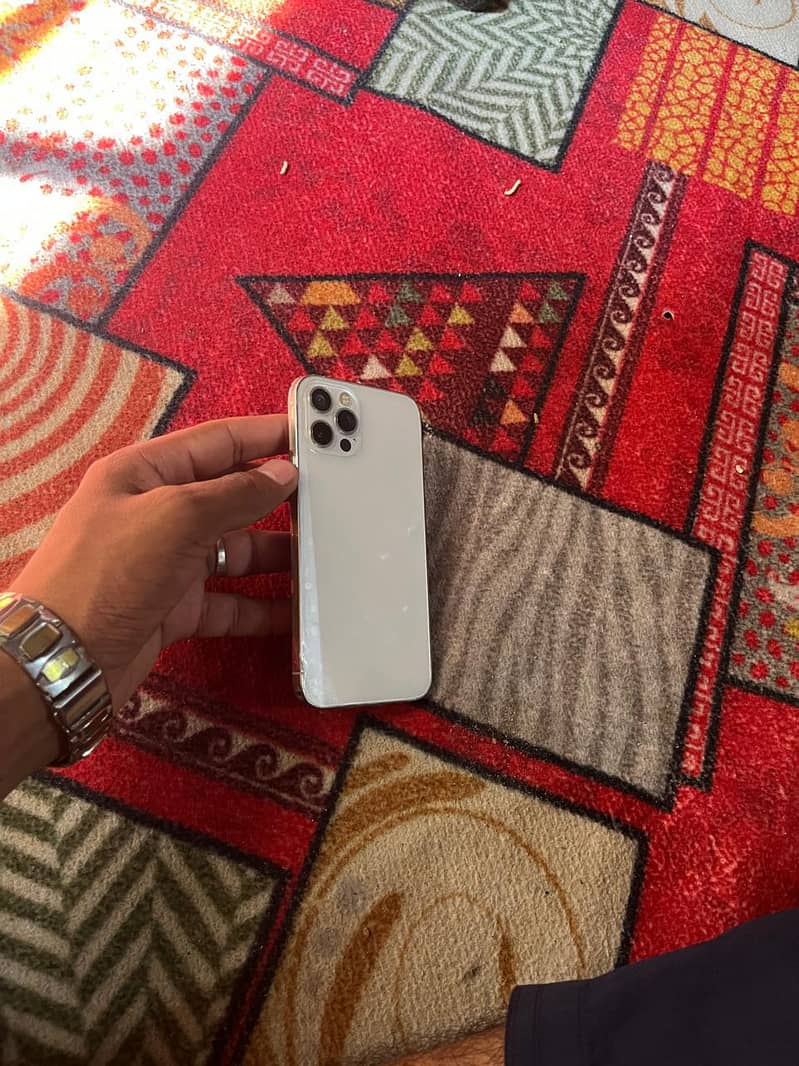 Apple iPhone 12 Pro 2