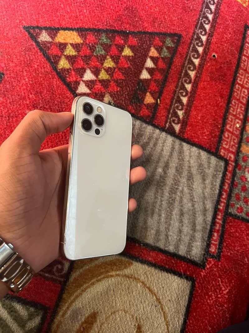 Apple iPhone 12 Pro 3