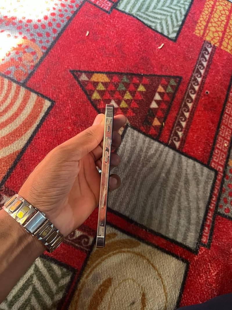 Apple iPhone 12 Pro 4