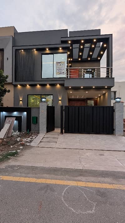 5 Marla Brand New House for Sale Bahria Nasheman Lahore
