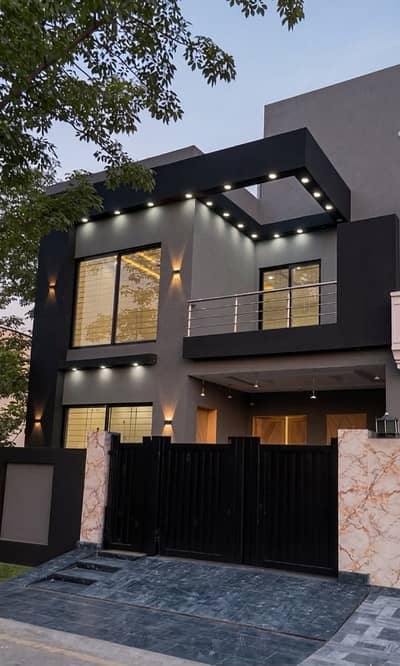 7 Marla Modern House for Sale Bahria Nasheman Lahore