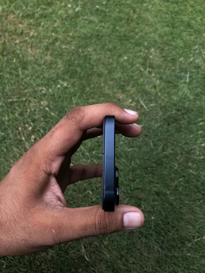 iPhone 13 2