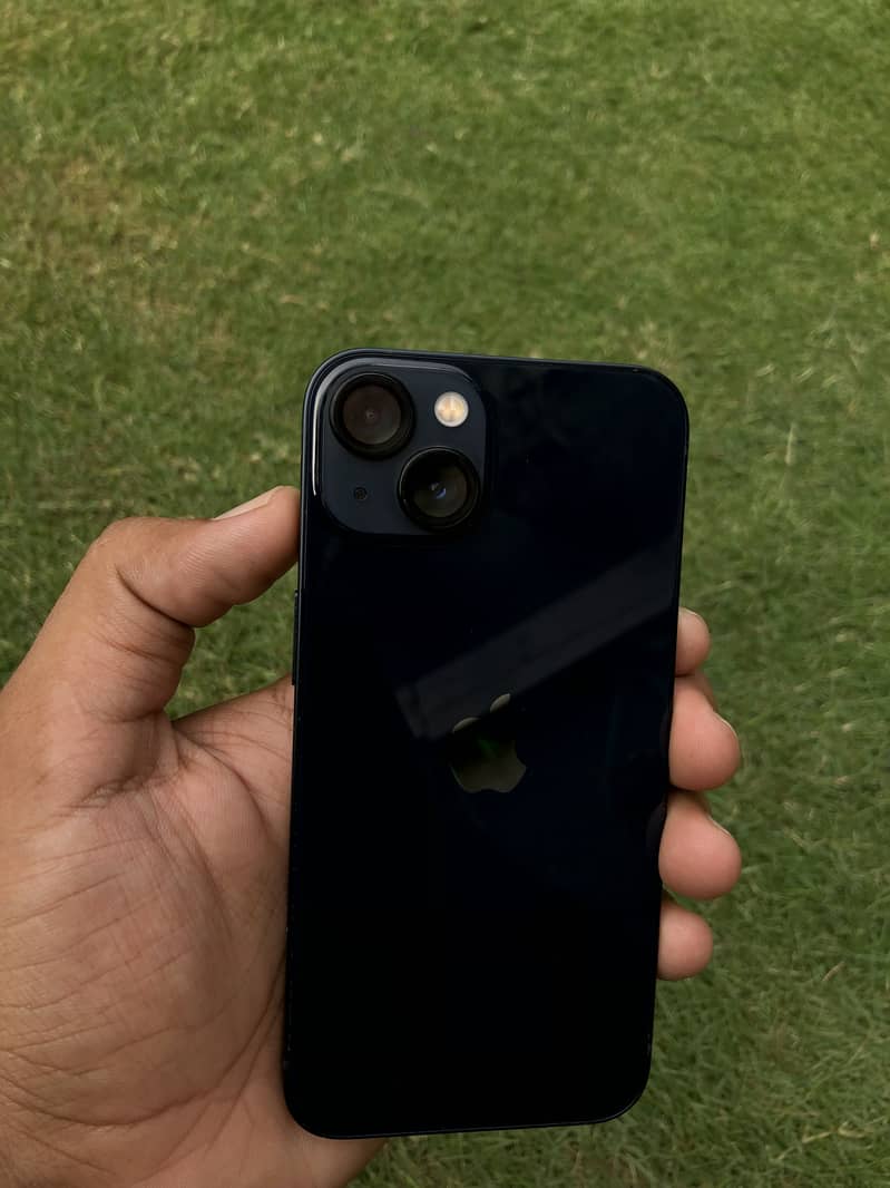 iPhone 13 4