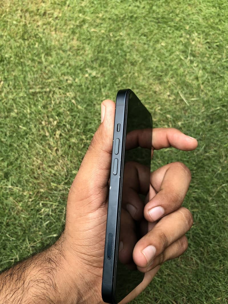 iPhone 13 5