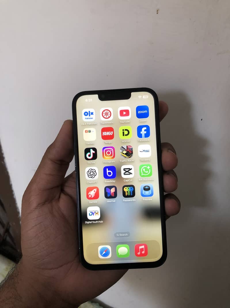 iPhone 13 7