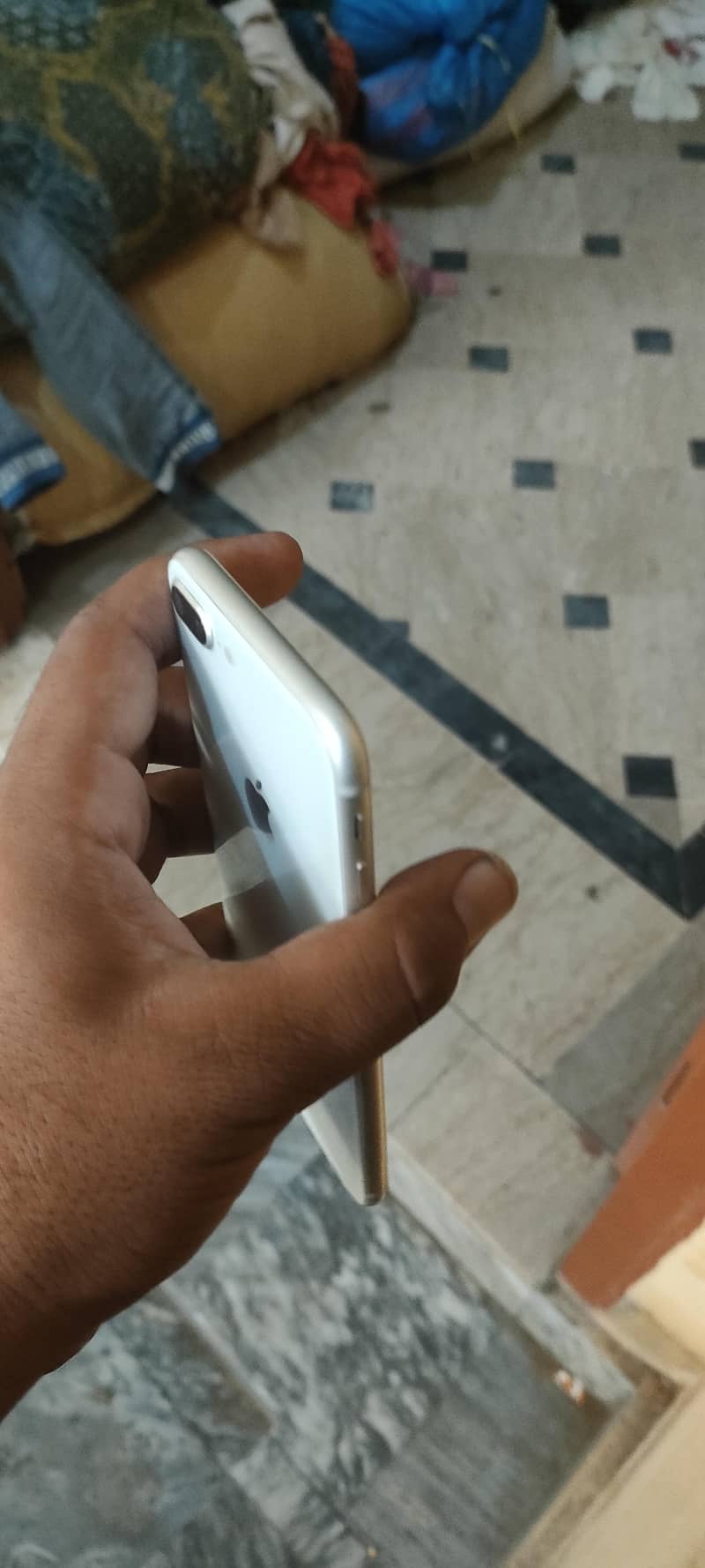 Apple iPhone 8 Plus 4