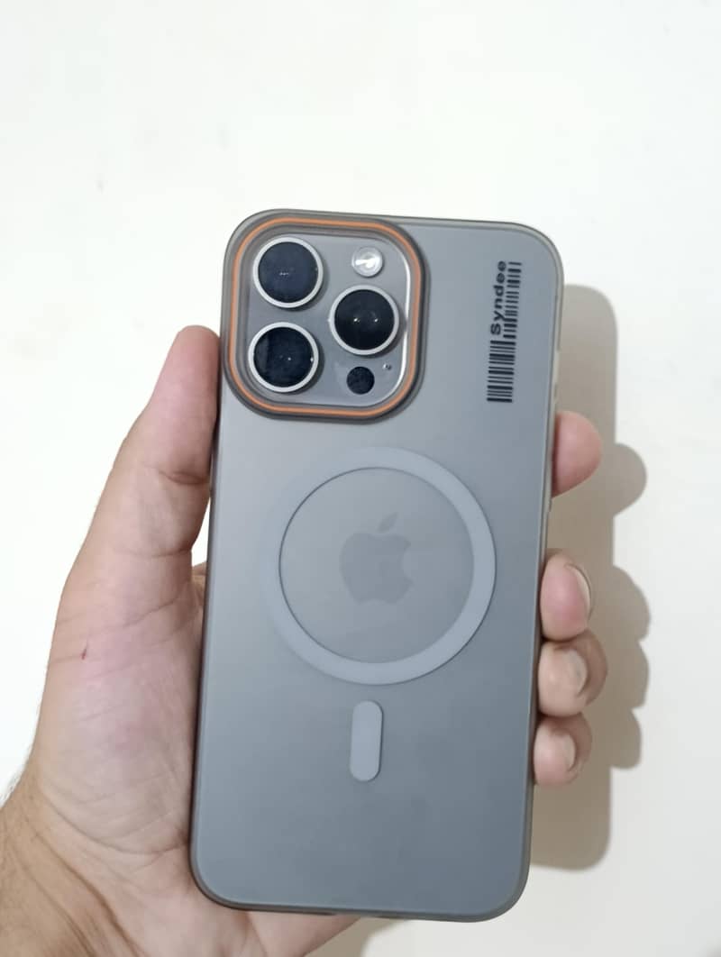 IPHONE 15 PRO MAX 1
