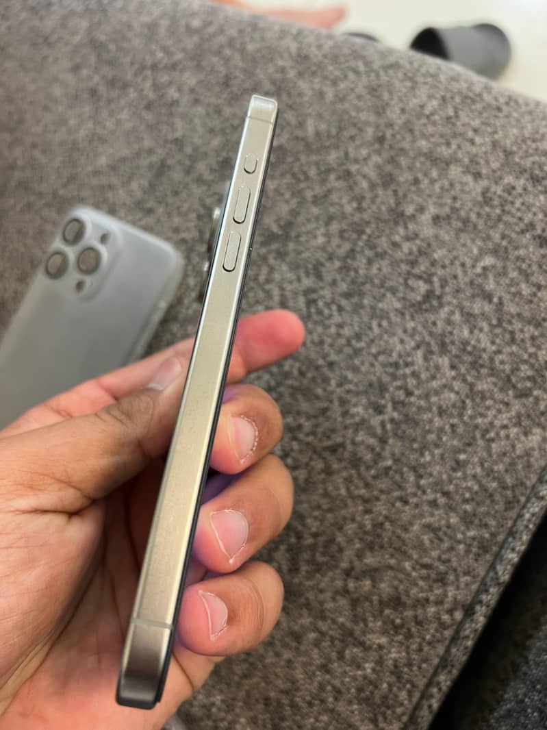 IPHONE 15 PRO MAX 3