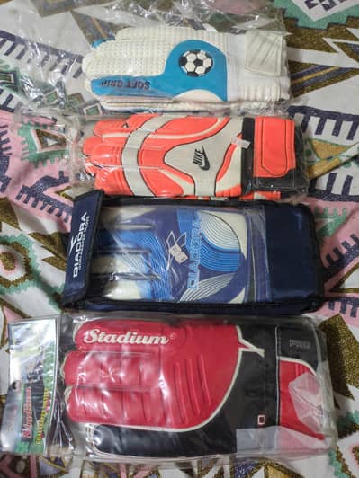 KEEPING GLOVES