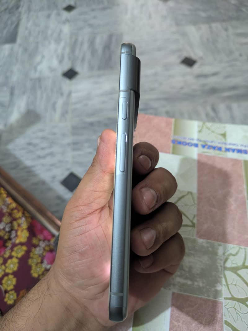 Google Pixel 8 3