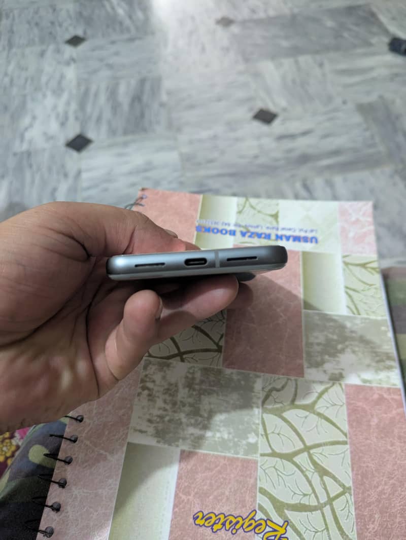 Google Pixel 8 5