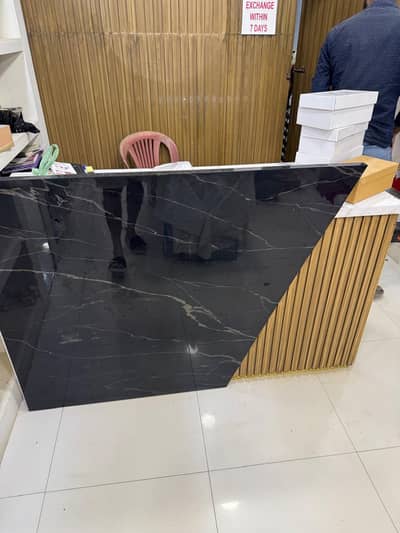 Cash counter for sale