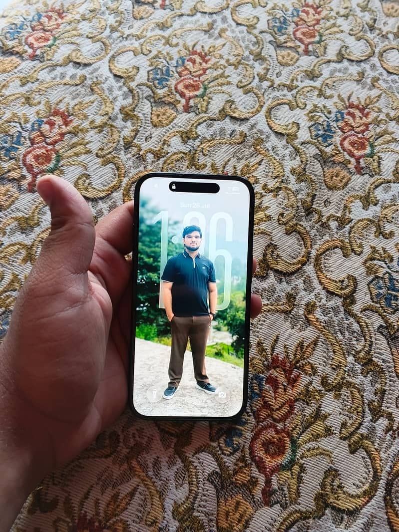 Apple iPhone 16 5