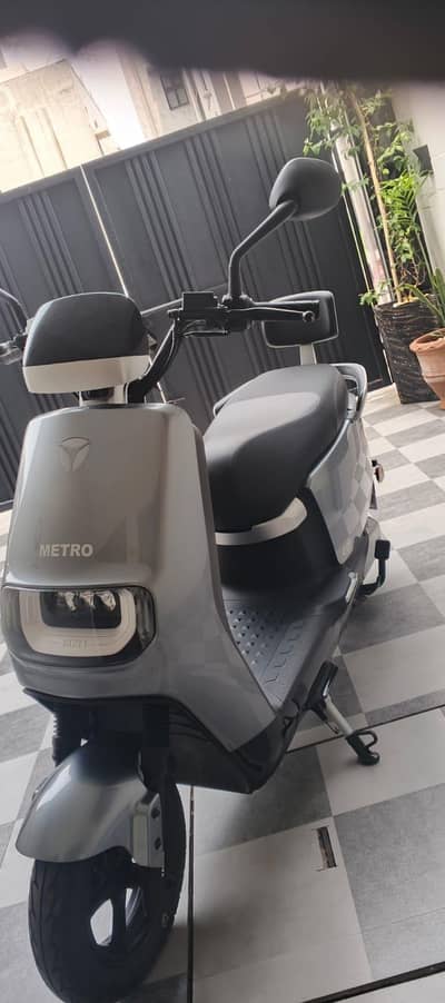 Metro E8s yadea