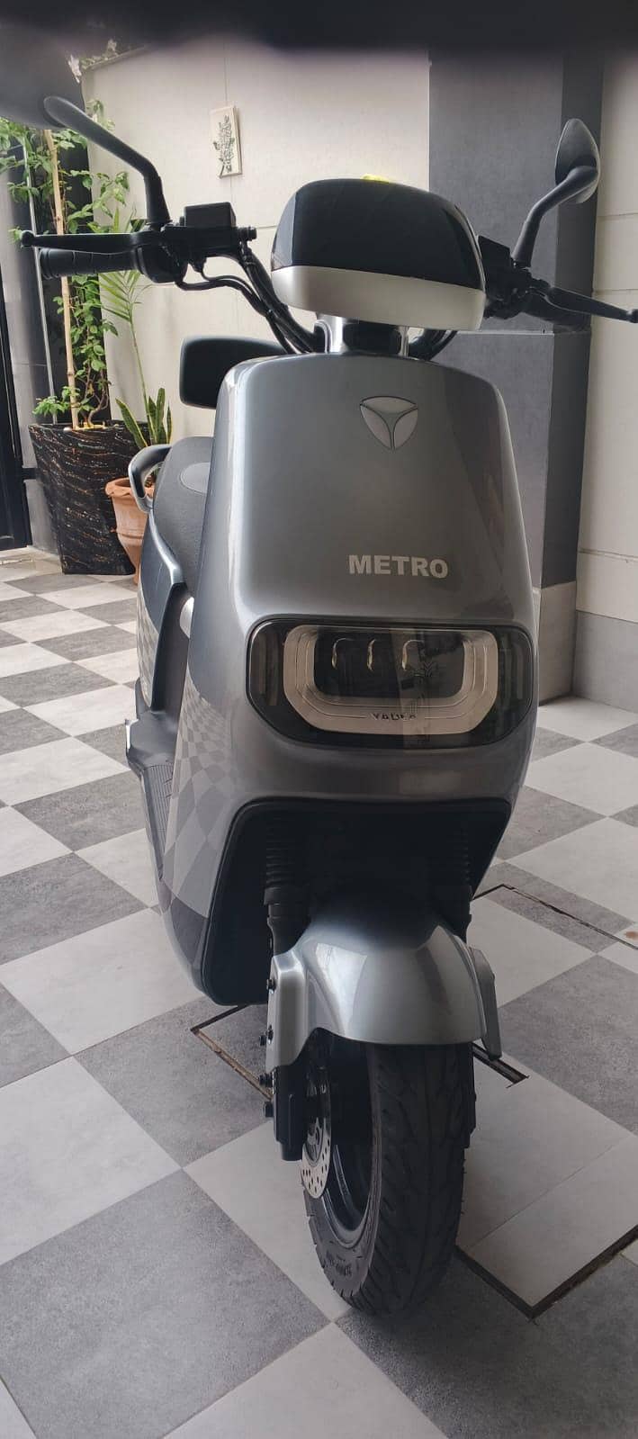 Metro E8s yadea 3