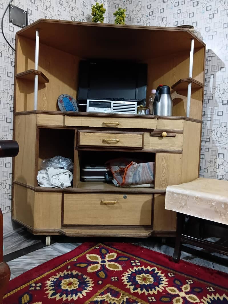 computer plus TV almari 1