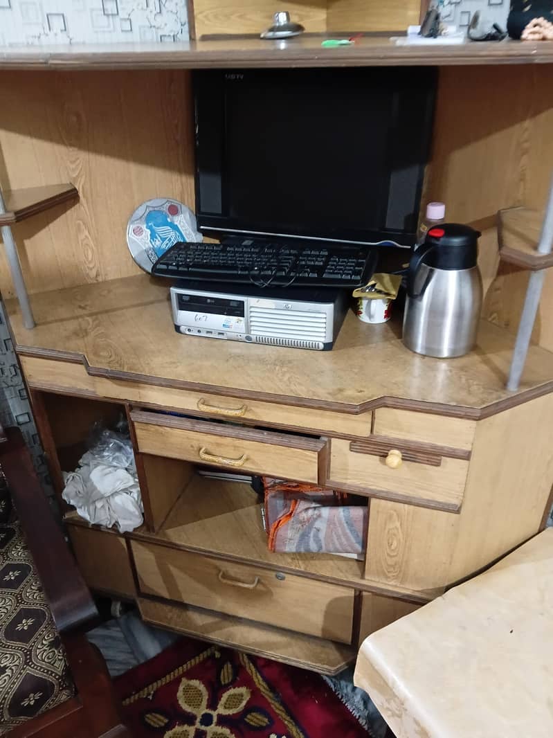 computer plus TV almari 2
