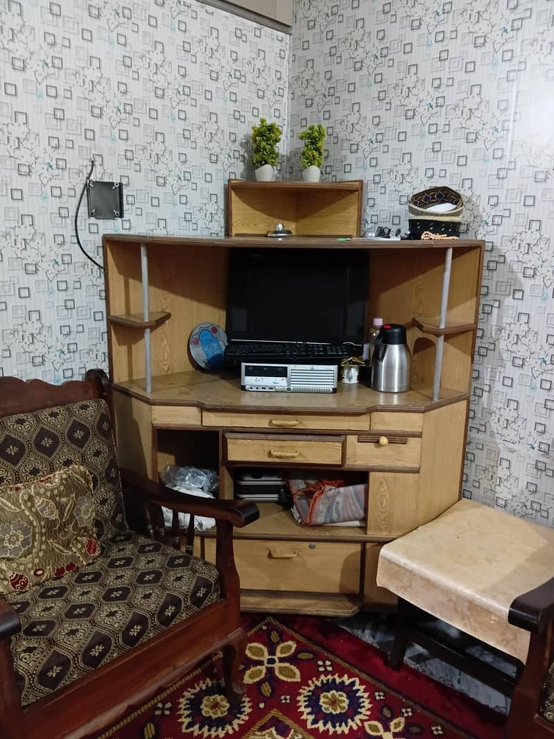 computer plus TV almari 3