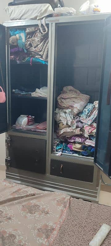 Heavy Duty Steel Wardrobe / Iron Almirah – Good Condition