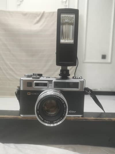 yashica Electro 35 with extra flash