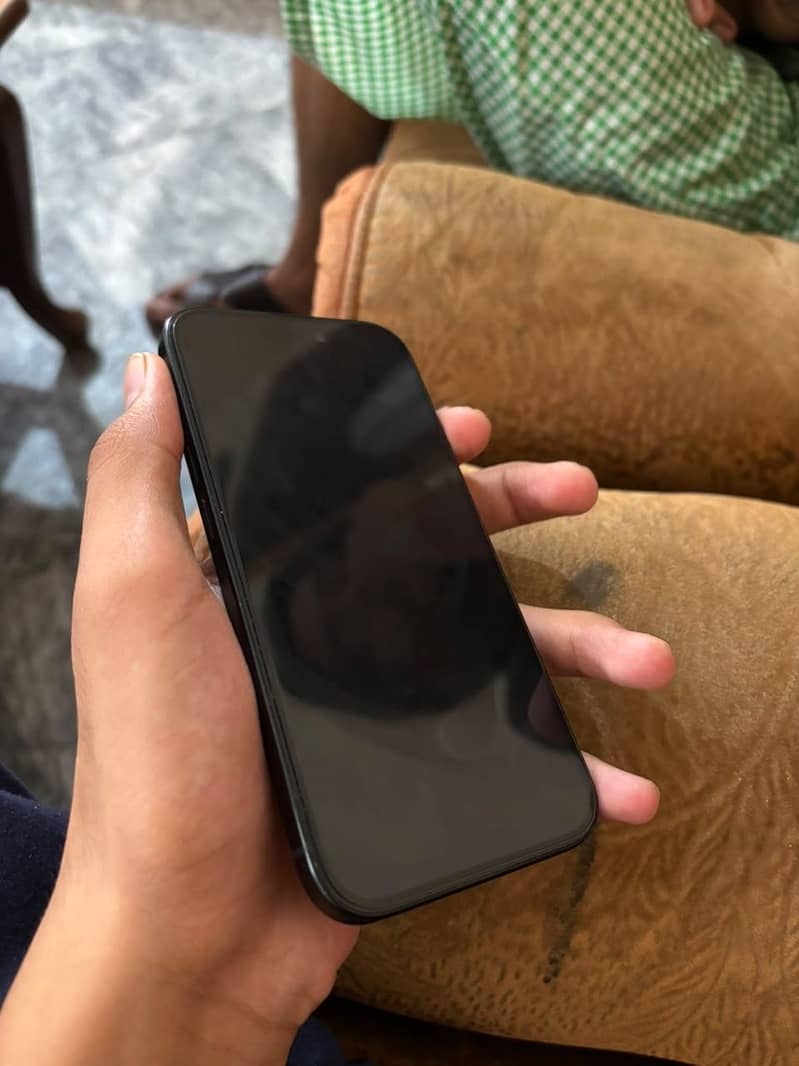 Apple iPhone 15 2