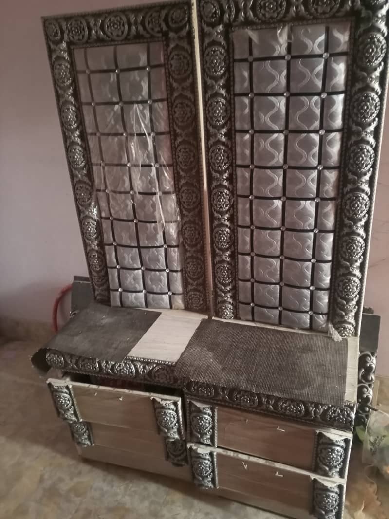 Dressing And Side Table 1