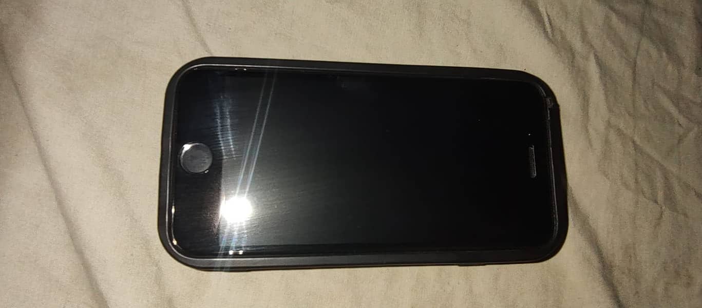 Apple iPhone 8 0