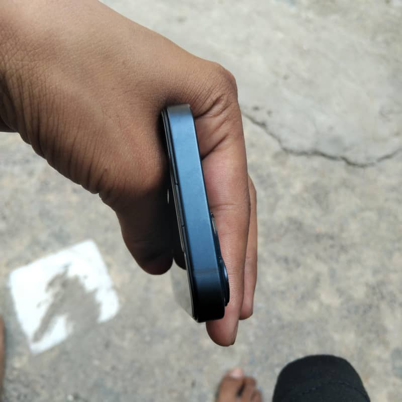 Apple iPhone 13 mini 1