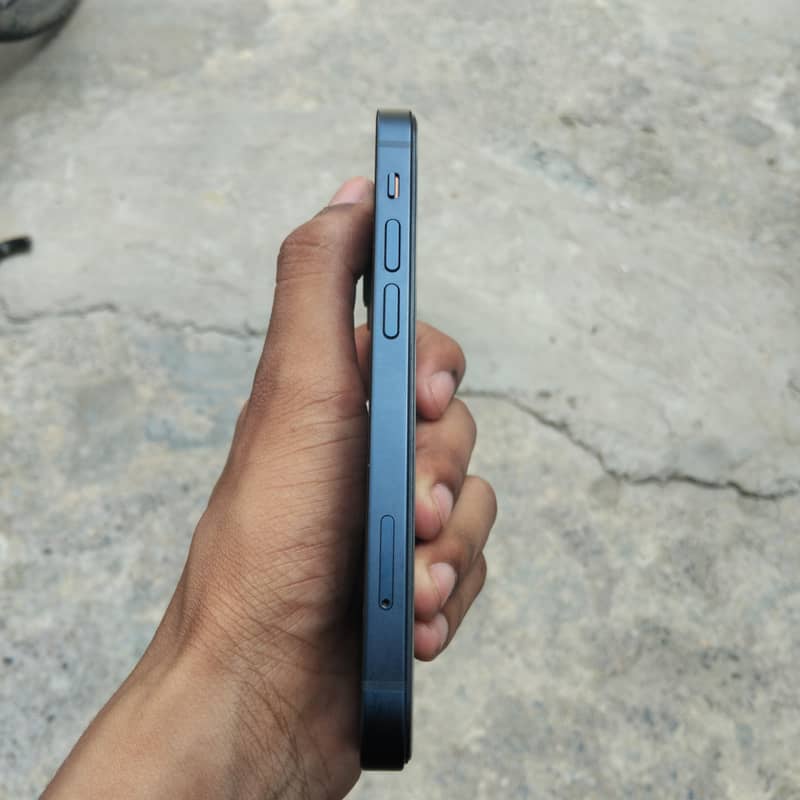 Apple iPhone 13 mini 2